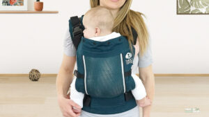 Best Baby Carrier For Hot Weather (Buying Guide & Reviews)